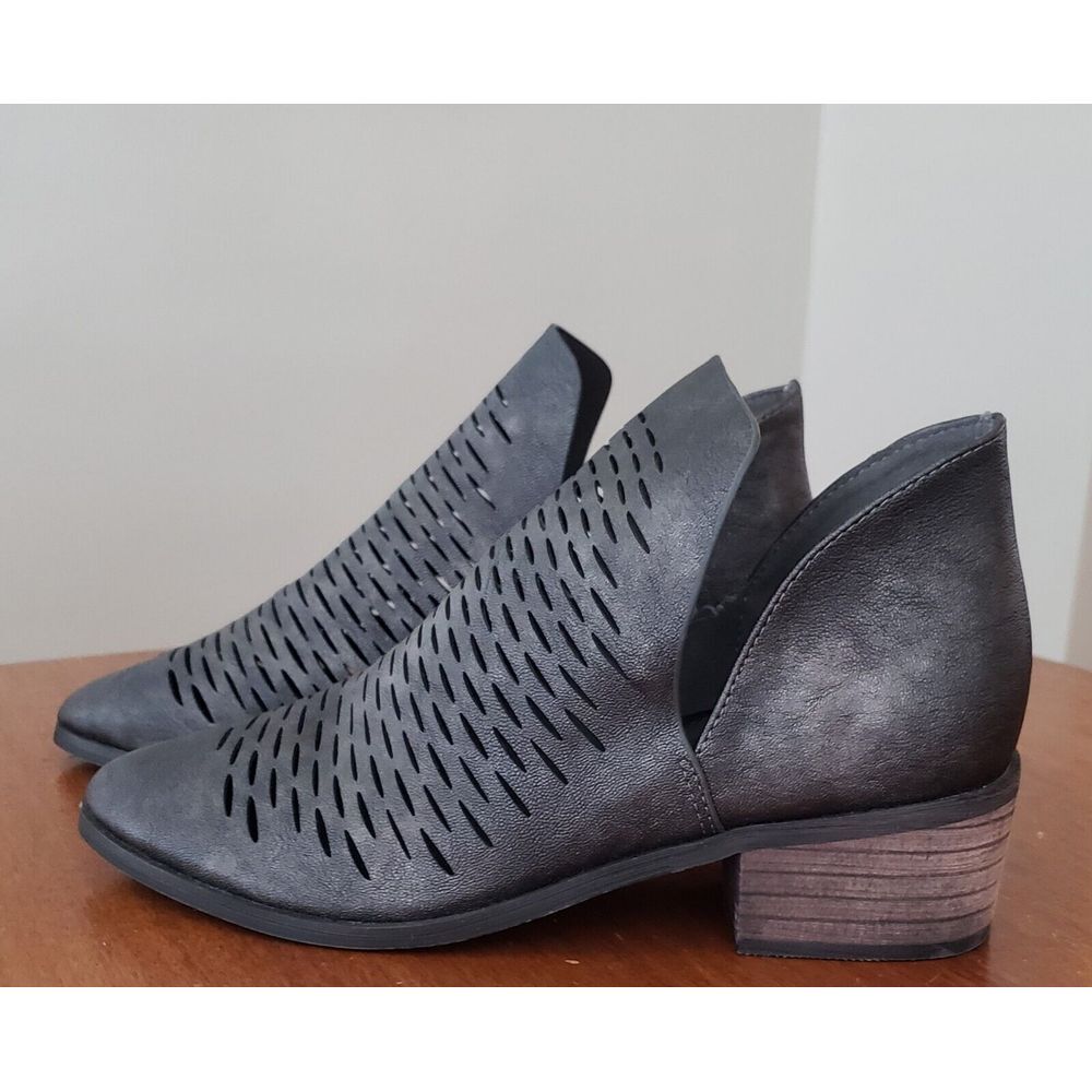 Corkys‎ Boutique Booties Sz 7 Trench Gray Ankle Boots